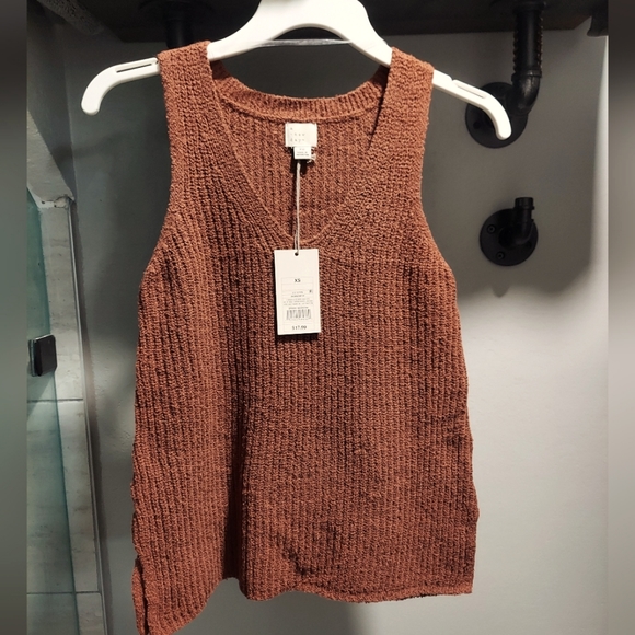 a new day Tops - NWT Light Weight Sweater Tank XS